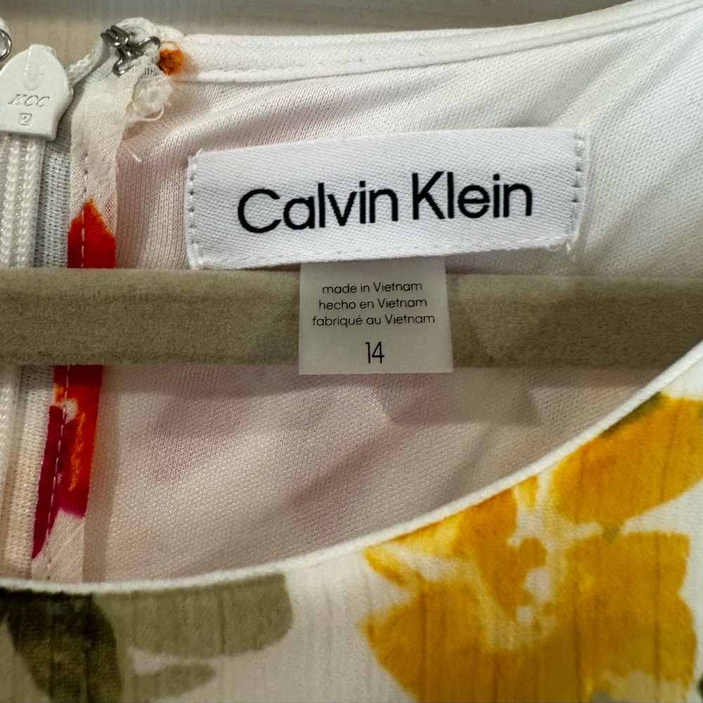 Calvin Klein Spring and Summer Floral Dress NWT - Picture 6 of 9